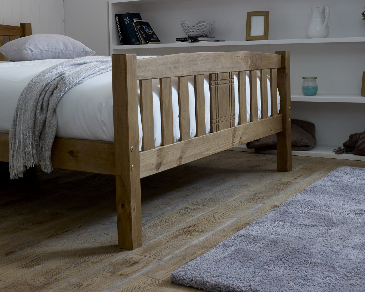 Sedna Bed (LB36) - Pine - Multiple Sizes