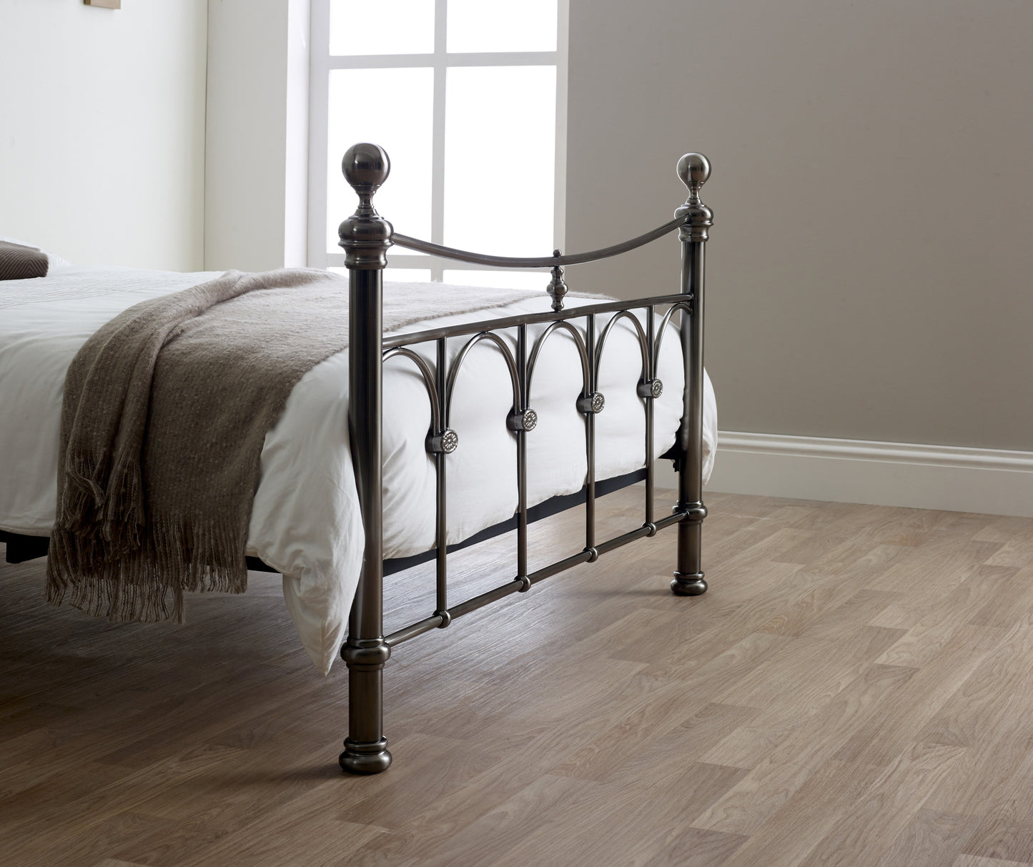 Gamma Bed (LB12) - Metal - Multiple Sizes
