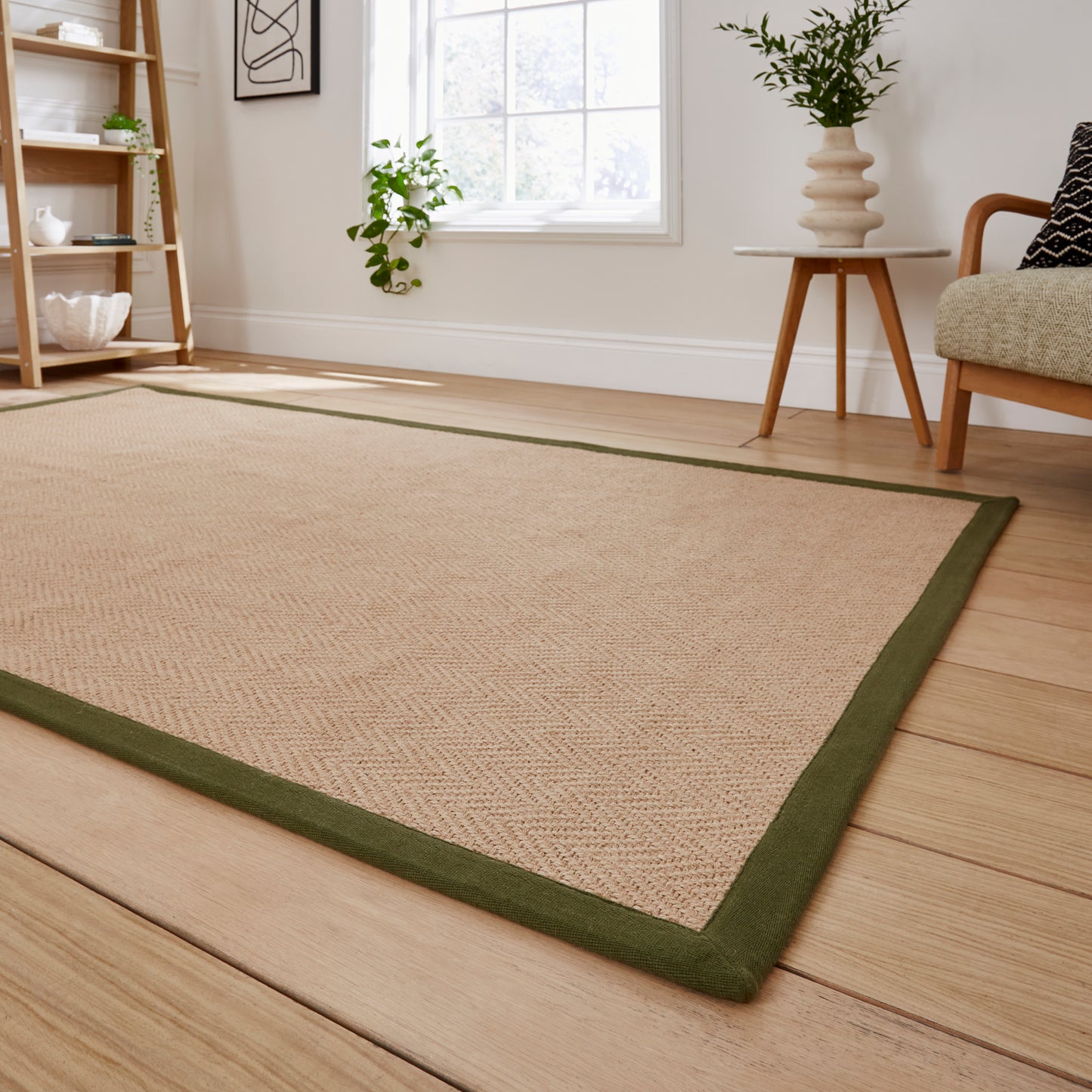 Portland Jute Rug - Beige w/ Green Border
