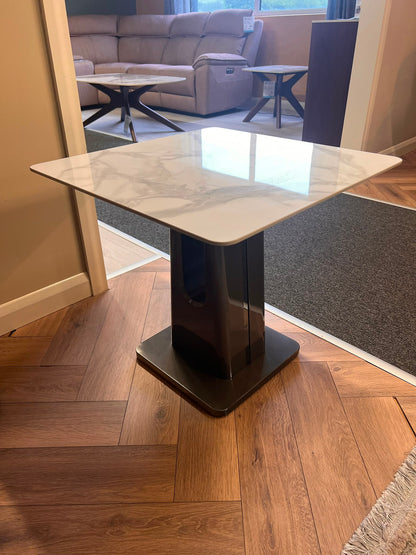 Solano table - Floor model