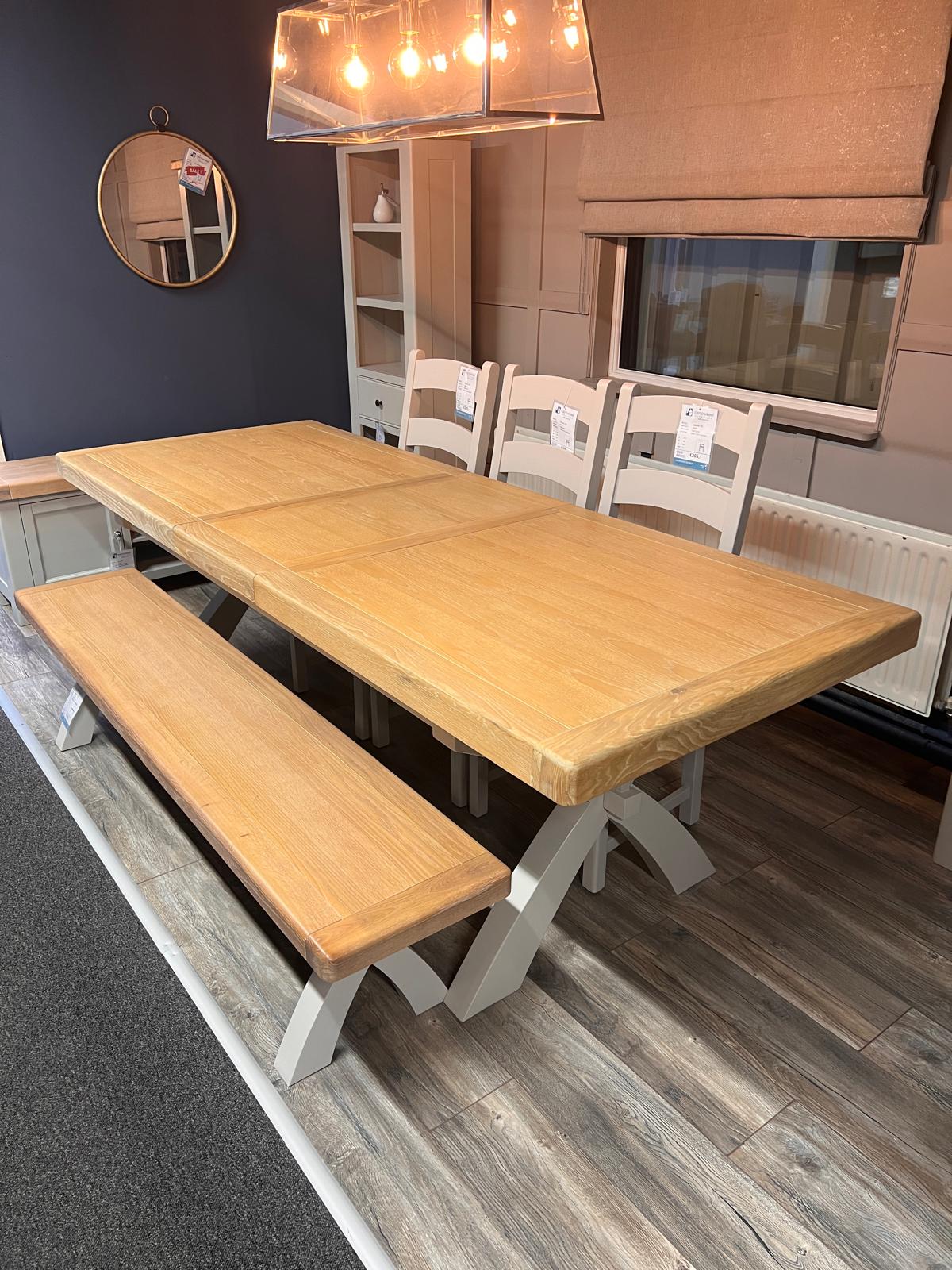 Salcombe Extendable Dining Table - Set